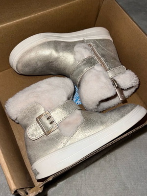 Mayoral boots for girls silver like new, size 23