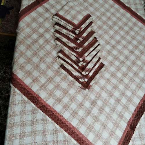 Tablecloth set 1.70x1.30, 0.80x0.80 centerpiece and 8 napkins new with handmade lace