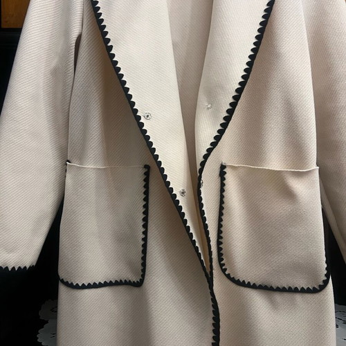 Women's off-white coat like new with belt and pockets