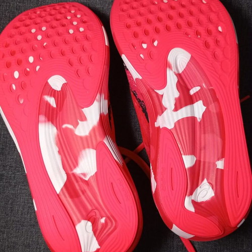 Asics Noosa Tri 15 Women athletic shoes new, size 39, Electric Red