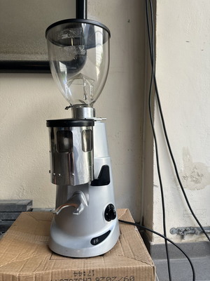 Fiorenzato F6 A Dark-T Coffee Grinder like new, dosometric