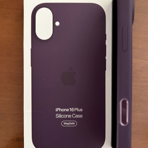 Silicone Case with MagSafe for iPhone 16 Plus like new, Plum color