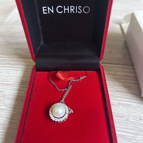 En Chriso Sterling Silver Pearl Pendant Necklace like new