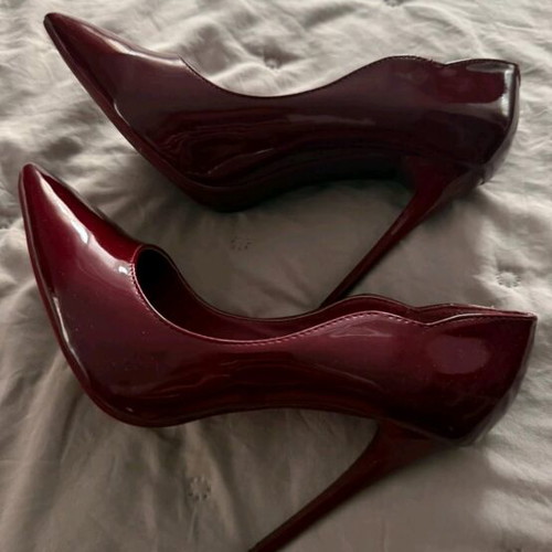 Patent leather pumps new, size 40