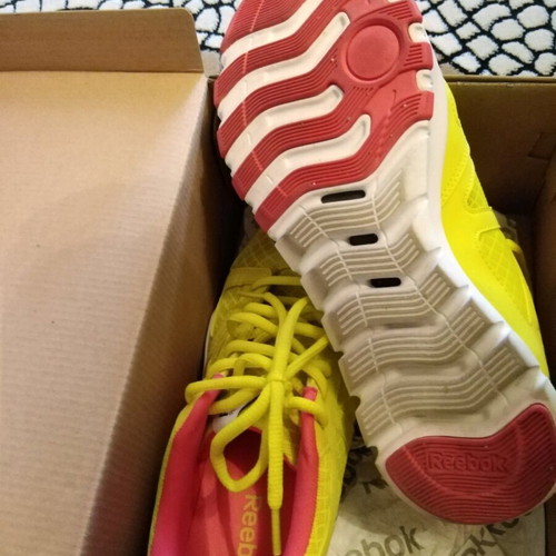Reebok unisex athletic shoes like new