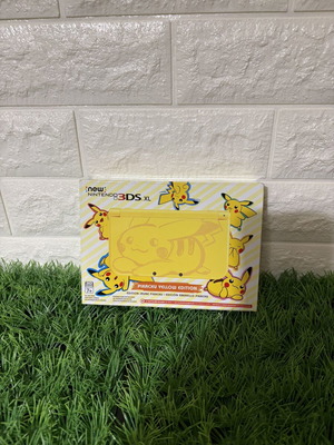 Nintendo 3DS XL Pikachu Edition console