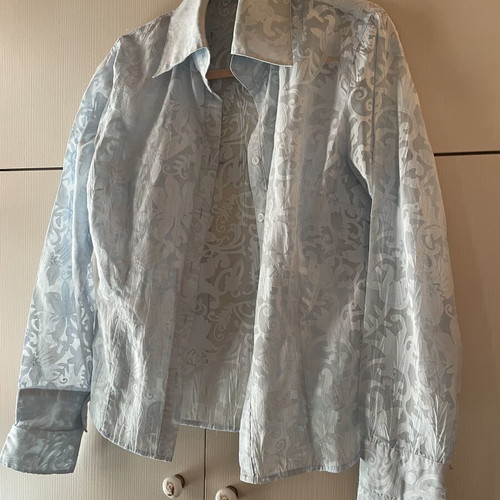 Shirt like new, special design for unique appearances