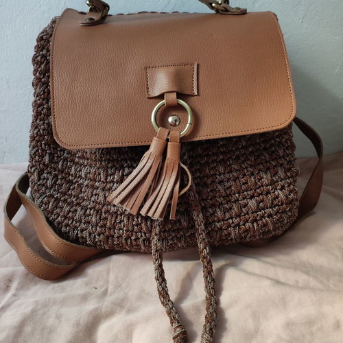 Handmade knitted backpack used with inner lining