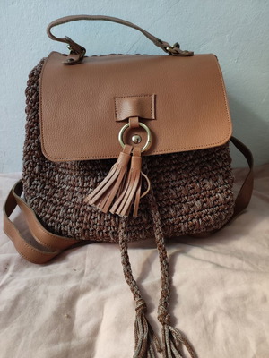 Handmade knitted backpack used with inner lining