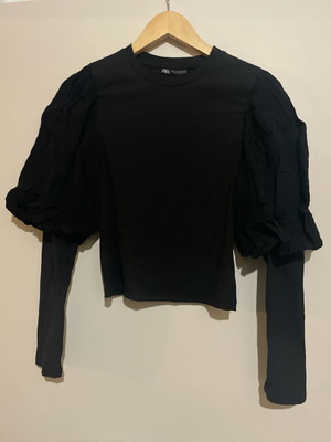 Zara women's blouse with balloon sleeves used, size Medium, black