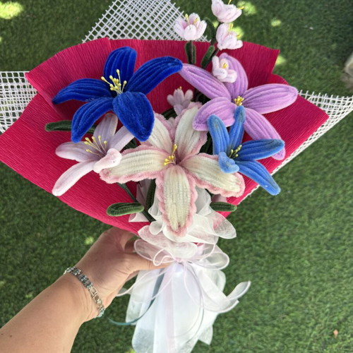 Handmade flower bouquet made of wire, new