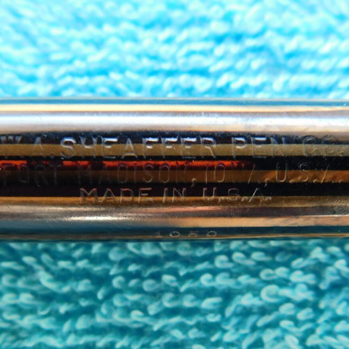 Sheaffer's Lifetime fountain pen used with 14K gold nib and onyx base