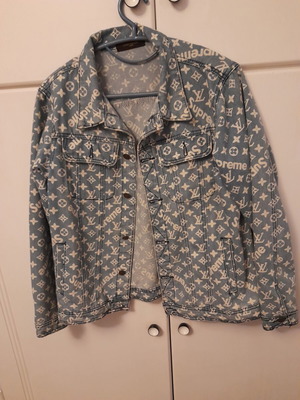 Branded denim jacket like new, 100% cotton, size Medium
