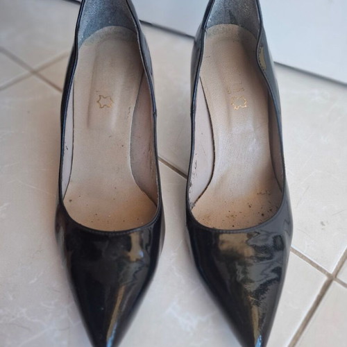 Elle Collection patent leather pumps used, black, size 41