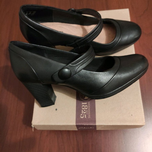 Γόβες Μπαρέτα Clarks γνήσιο δέρμα μαύρες σαν καινούργιες, νούμερο 39