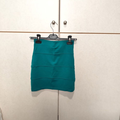 Short skirt used from viscose Pull & Bear blue and green size S