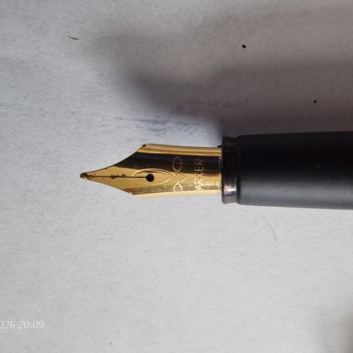 Parker Frontier Fountain Pen used, red and black resin body