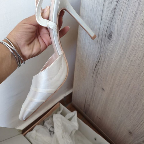 White pumps size 39
