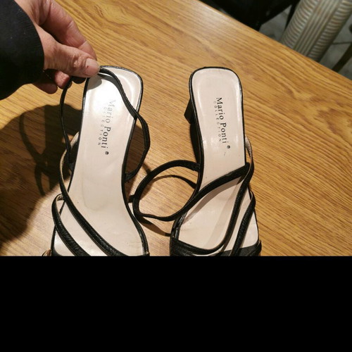 Leather black sandals used, size 36, missing heel cap