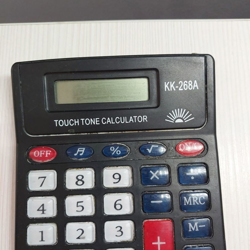 Small calculator like new with visible letters