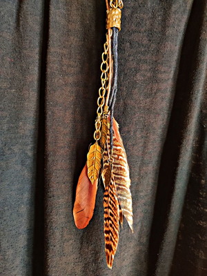 Vintage Accessorize long necklace with feathers and embossed leaves like new