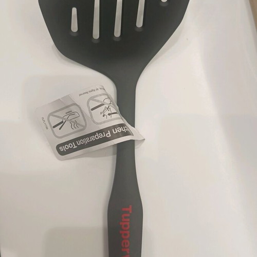 Wide spatula Tupperware new