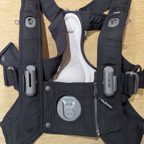 Mamas & Papas Morph baby carrier like new