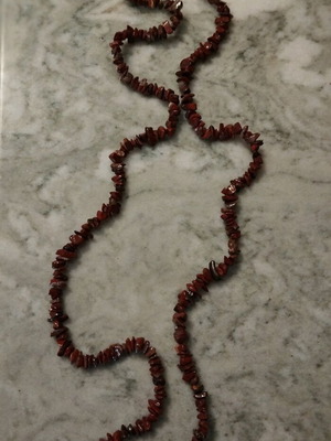 Necklace with semi-precious stones like new, unworn