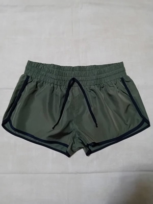Calzedonia shorts size small used, lightweight green fabric