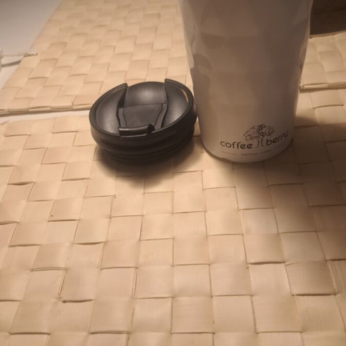 Coffee Berry cup like new, large for coffee and tea