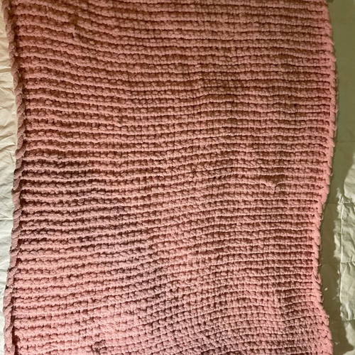 Pink handmade knitted shawl 1.20 × 1.20 like new