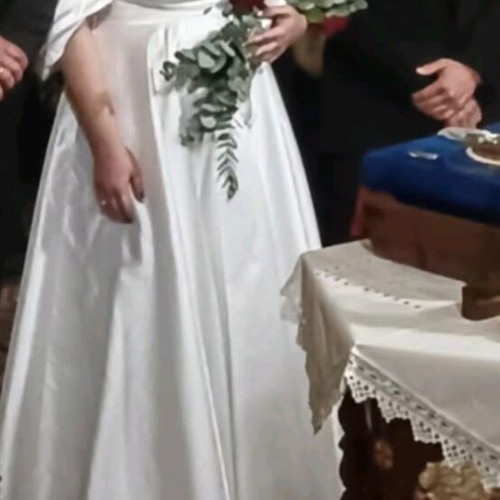 Theodora strapless wedding dress with puff sleeves like new, size M/L