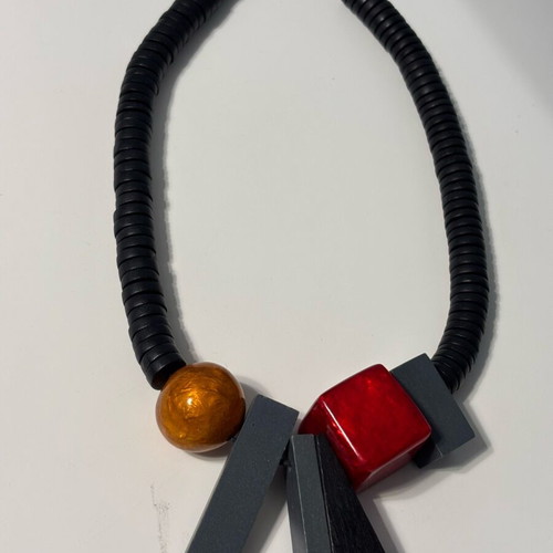 Impressive necklace like new, lightweight, wooden, colorful