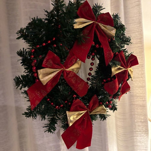 Christmas decorative wreath like new