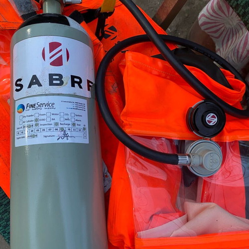 Sabre oxygen apparatus like new