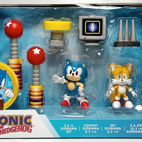 Sonic The Hedgehog & Tails diorama set new