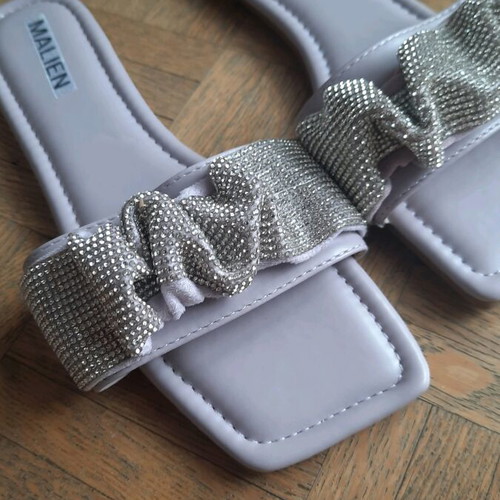 Mule spring lilac like new, size 40 with rhinestones