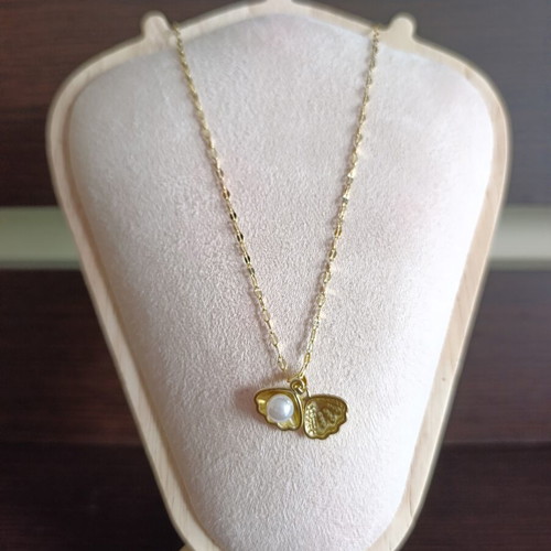 Shell necklace like new, stainless steel with zircon and pearl, gold tone