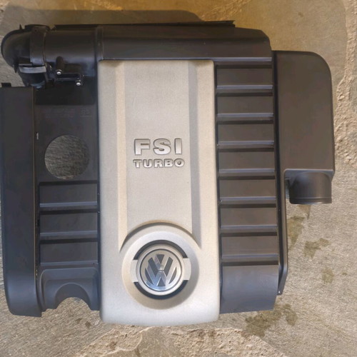 Golf 5 GTI engine cover used in excellent condition
