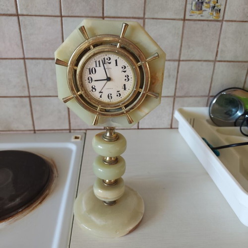 Table clock with light green onyx
