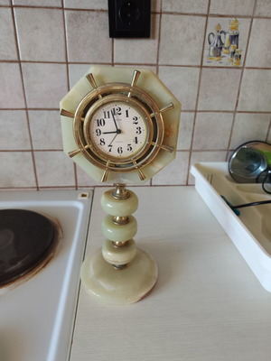 Table clock with light green onyx