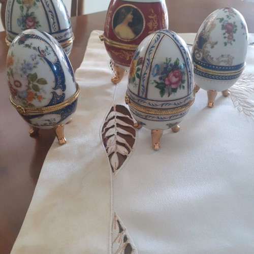 Decorative table eggs with storage space, handmade