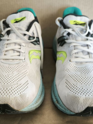 Saucony Triumph 20 Men's Running Athletic Shoes used, size 49, white