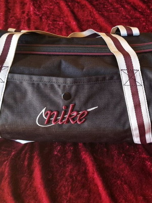 Nike shoulder bag barrel black like new