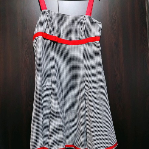 Women's summer dresses like new, size S, brown check white