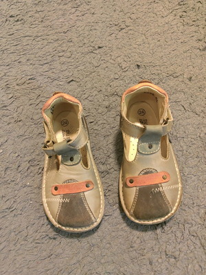 Boys' sandal shoes size 24 used, beige brown