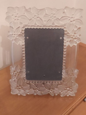 Glass frame 35 x 25 with embossed flower border like new
