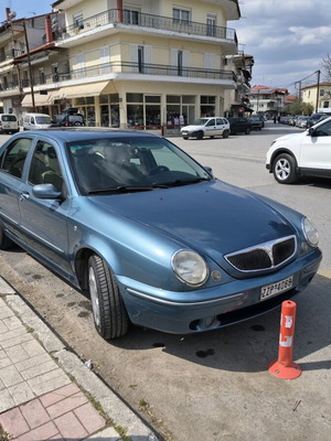 Lancia Lybra used, 2001 model, 1600 cc, well maintained