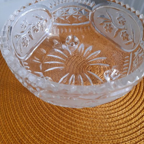 Crystal bowl on legs from the 1970s, like new