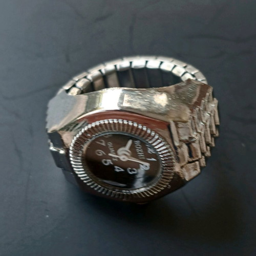 Ring watch quartz like new with black dial and silver bracelet